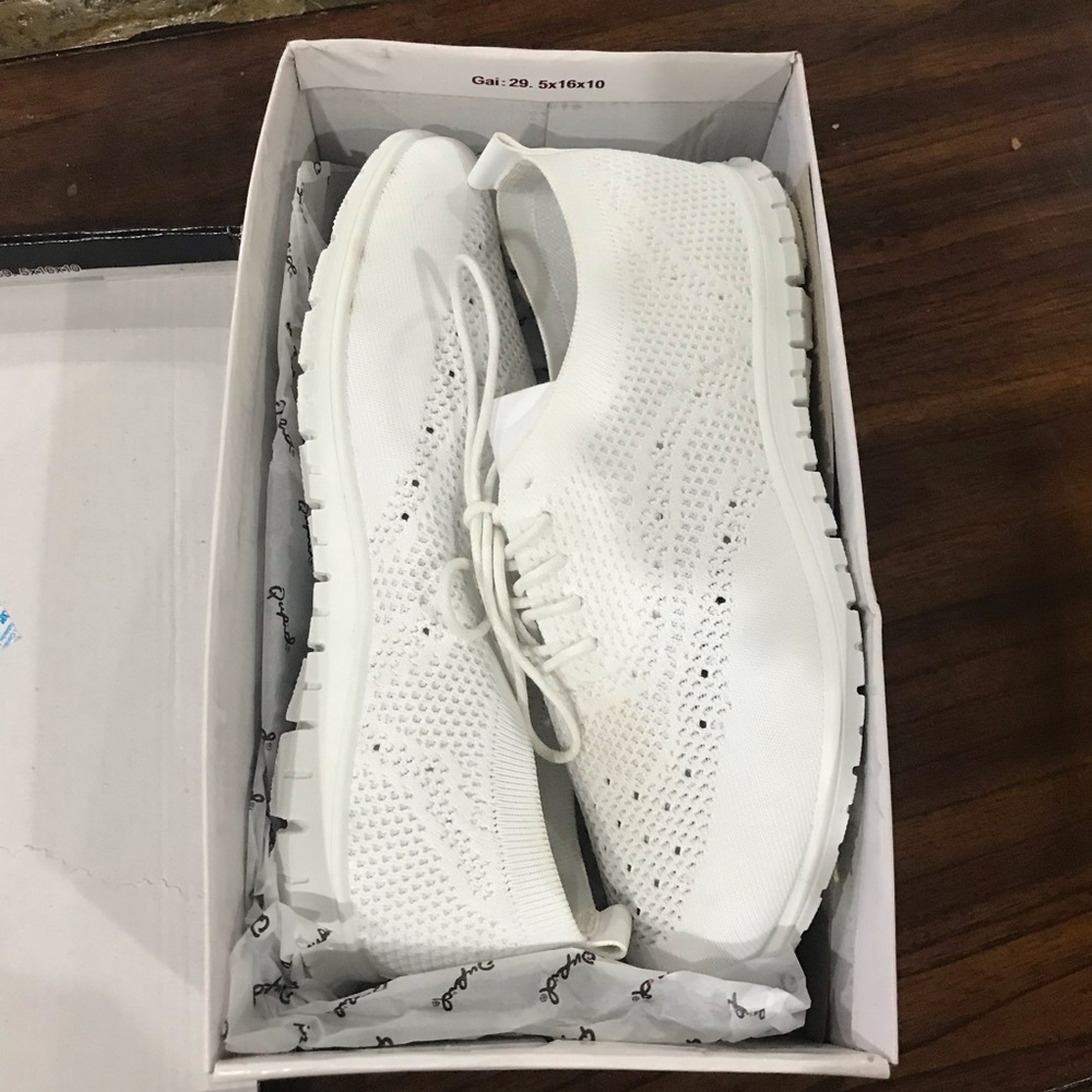 Tennis Shoes